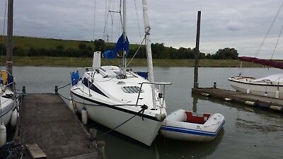 Hunter Delta 25 – Racer/cruiser Sailing Yacht – Cheap Boats